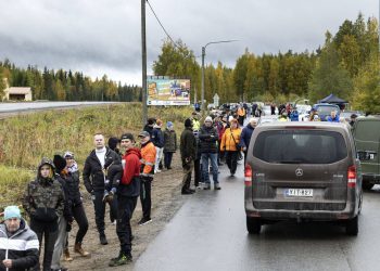 Финландын улс төрийн намууд ОХУ-тай залгаа хил дээр хашаа босгохыг дэмжжээ