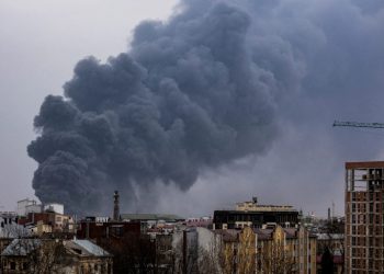 Оросын арми Украины хотууд руу 81 далавчит пуужин харважээ
