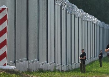 Польш улс Беларусьтай залгаа хил дагуу хана босгож дууслаа