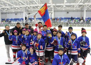 Монголын хоккейчид ОХУ-д болсон олон улсын тэмцээнээс алтан медаль хүртжээ