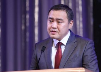 Лу.Гантөмөр: Дахин сонгогдох гэдэг шуналаас болж Монгол Улсын хөгжлийг устгаад байна