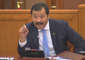 Ж.Бат-Эрдэнэ: 2027 оноос буруу хүрдтэй авто машиныг улсын бүртгэлд бүртгэхгүй