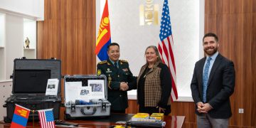 Хилээр нэвтэрч буй тээврийн хэрэгсэл, ачаа шалгах төхөөрөмжийг АНУ-аас Монгол Улсад хандивлалаа