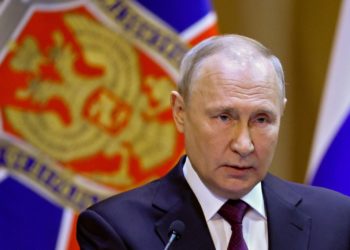 Гаагийн шүүх дайны гэмт хэрэгтэй холбогдуулан Путинийг баривчлах захирамж гаргажээ