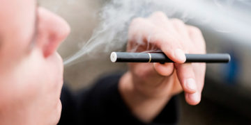 Электрон тамхийг зохицуулахгүй бол өсвөр үеийнхний эрүүл мэндэд заналхийлж байна