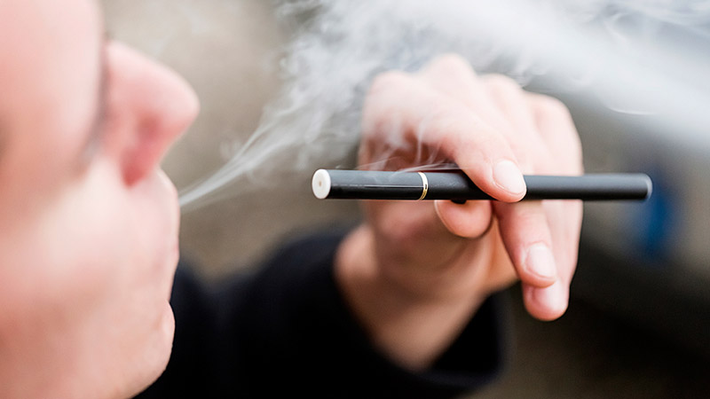 Электрон тамхийг зохицуулахгүй бол өсвөр үеийнхний эрүүл мэндэд заналхийлж байна