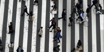 Японы хүн амын тоо буурч, гадаад оршин суугчдын тоо дээд цэгтээ хүрэв