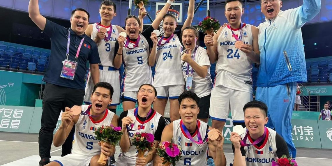 Монголын шигшээ баг Азийн наадмаас багийн спортоор медаль хүртлээ