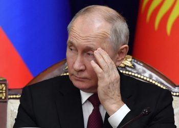Путиний эрүүл мэндийн талаар цуурхлыг Кремль няцааж, орлон тоглогч байдаггүйг нь батлав
