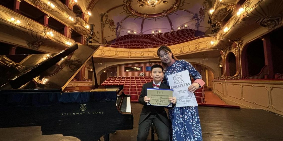 Монгол Улсын Консерваторийн сурагч Б.Гүен төгөлдөр хуурын олон улсын тэмцээнээс гранпри шагнал хүртлээ