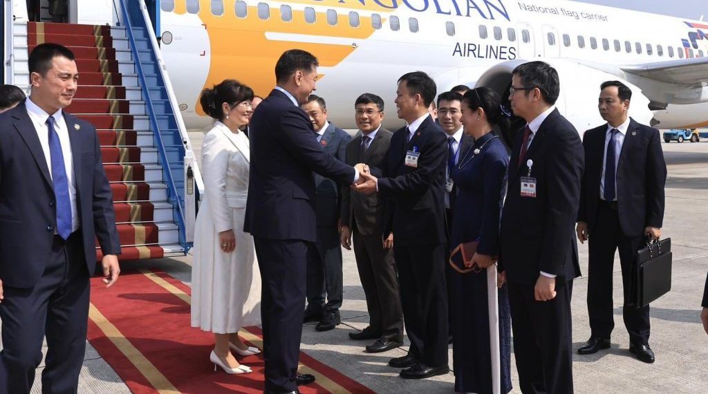 Монгол Улсын Ерөнхийлөгчийн Вьетнам Улсад хийх төрийн айлчлал эхэллээ