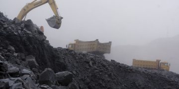 Цаг агаарын аюулт үзэгдлийн улмаас Монголоос БНХАУ руу нэвтрэх нүүрс тээврийн автомашины тоо эрс буурлаа