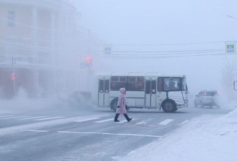 Сибирьт агаар хэм -50-д хүрч хүйтэрчээ