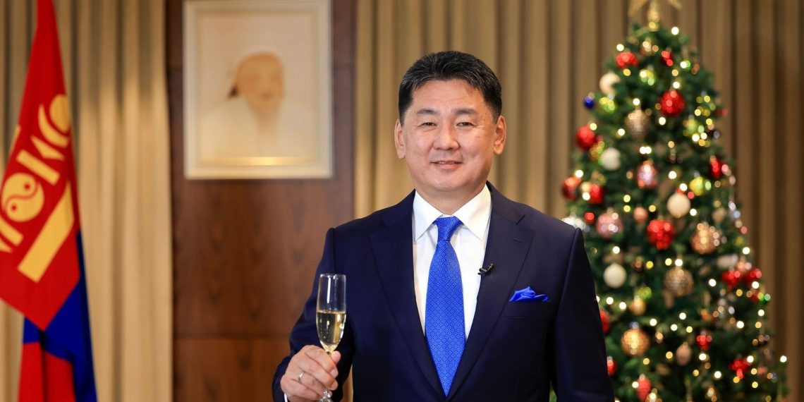 Монгол Улсын Ерөнхийлөгч У.Хүрэлсүх шинэ оны мэндчилгээ дэвшүүллээ
