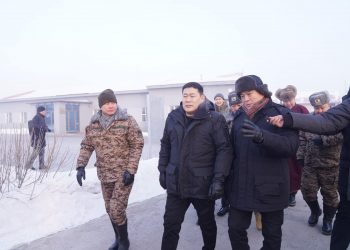 Өвөлжилт хүндэрсэн аймаг, сумдад өвс, тэжээл хүргэх тусламжийн цуваа хөдөллөө