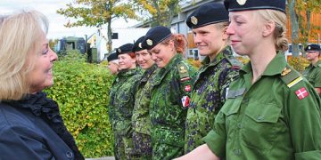 Дани улсын эмэгтэйчүүд цэргийн алба хаадаг болно