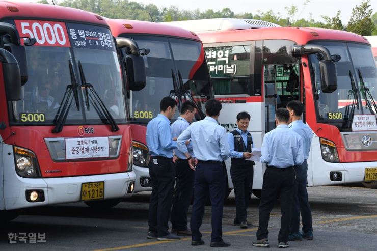 БНСУ-д автобусны жолооч нар цалингаа нэмүүлэхийг шаардан ажил хаялт зарлажээ