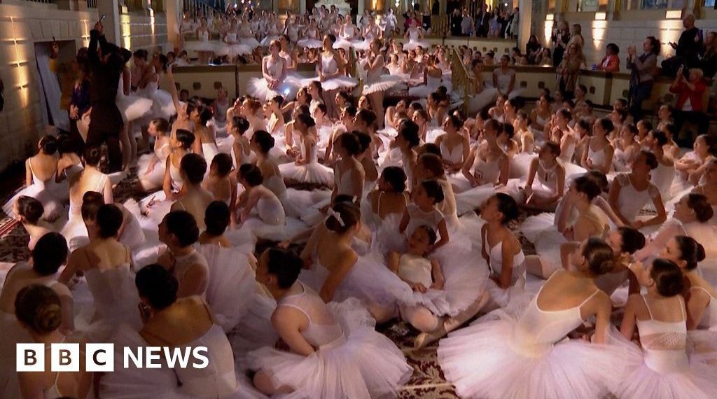 350 залуу балетчин Гиннесийн дээд амжилт тогтоолоо