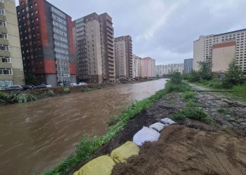 Сэлбэ гол далангаа даван үерлэж болзошгүй