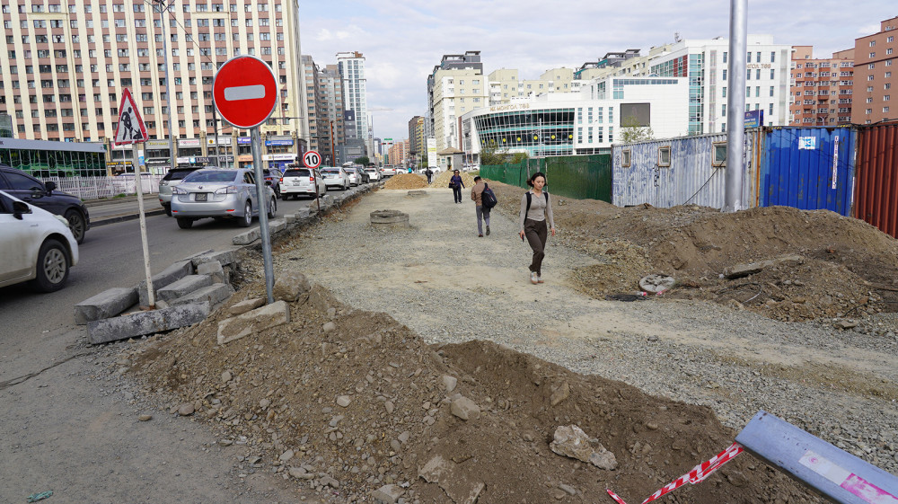 “Дүнжингарав” худалдааны төвийн урд уулзварын авто замыг гурван эгнээтэй болгоно