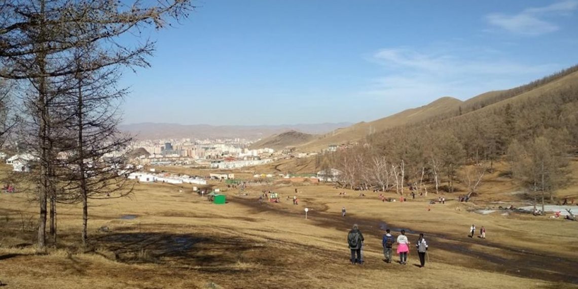 Богд ууланд алхахгүй байхыг анхаарууллаа