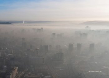 Албаныхан гэр хорооллын айл өрх болон автомашин агаарыг ихээр бохирдуулж байна гэв