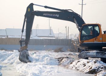 Ж.Батдорж: 48 цаг гурван ээлжээр тасралтгүй ажиллаж, 80 айлын орц, гарцыг чөлөөллөө