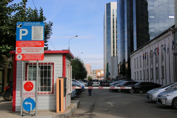 Зарим төлбөртэй зогсоолыг албадан чөлөөлнө