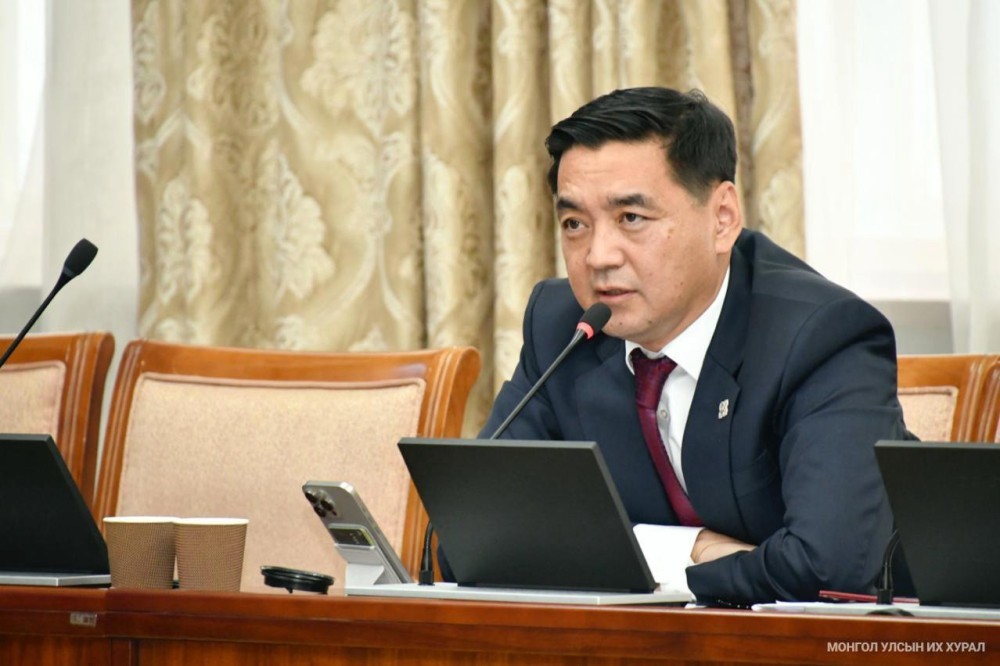 Ж.Алдаржавхлан: Удирдлагын академийн захирал сард 56 сая төгрөгийн цалин авч байна