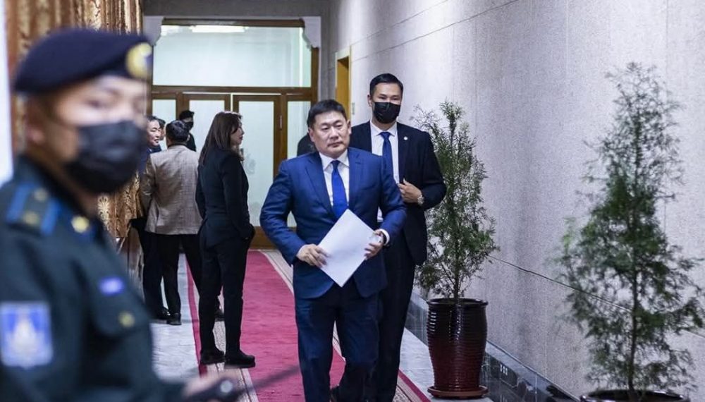 ТББХ-ны гишүүд Ерөнхий сайд Л.Оюун-Эрдэнэд 73.9 хувийн саналаар итгэл үзүүлэхийг ДЭМЖЛЭЭ