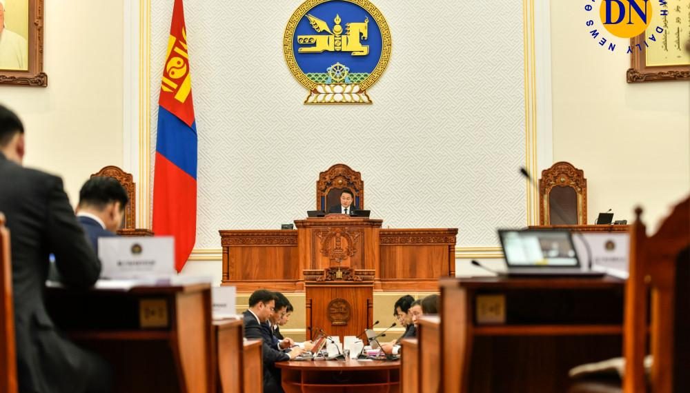 Яачихсан 4 гишүүнийг намрын чуулганаар явуулна гээд яриад унав?