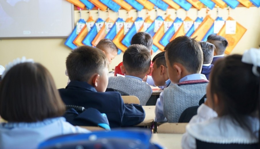 Ачаалал хэтэрсэн сургуулиудад шуурхай зохицуулалт хийхийг үүрэг болголоо