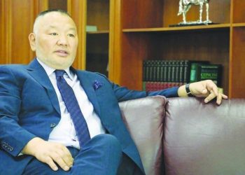 “…Оросууд Эрдэнэтийн 49 хувийг буцааж авч байгаа гэнэ” гэж байгаад “эзэн”-д нь буцаахаар тохирчээ
