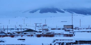 Урьд шөнө баруун аймгийн зарим нутгаар 25-30см зузаан цас оржээ