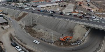 Гурвалжингийн гүүрний налууг эко хавтангаар хучиж байна