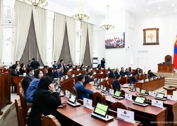 УИХ дахь АН-ын бүлэг чуулганы нэгдсэн хуралдааныг орхин гарлаа