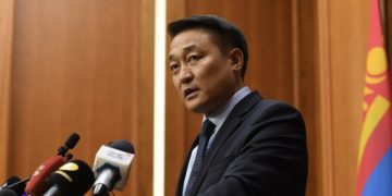 Д.Амарбаясгалан: Намайг гүтгэсэн улстөрч Хууль зүйн сайдын албан тушаалаар “шагнууллаа”