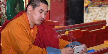 Д.Сайнсайхан: Сайн явж, сайхан амьдар. Аав ээж чинь баярлана
