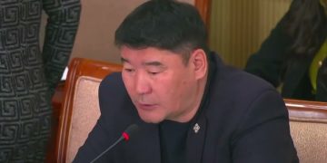 Г.Ганбаатар: Төсөв хэлэлцэх гэж “гурилдаж” байна
