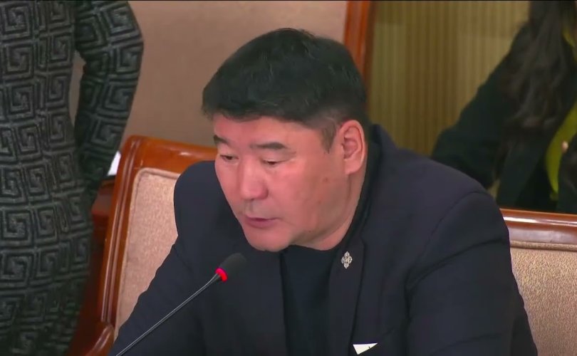 Г.Ганбаатар: Төсөв хэлэлцэх гэж “гурилдаж” байна