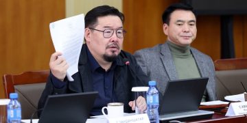 Улс төржилтийн шуурга өдөөх биш харин ажлаа хийж, цаг агаарын хүндрэлээс сэргийлэхийг Ерөнхий сайд санууллаа