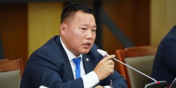 АН-ын бүлэг: УИХ-ын дарга, Ерөнхий сайд хоёуланг нь огцруулах саналыг хэлэлцвэл чуулганд сууна