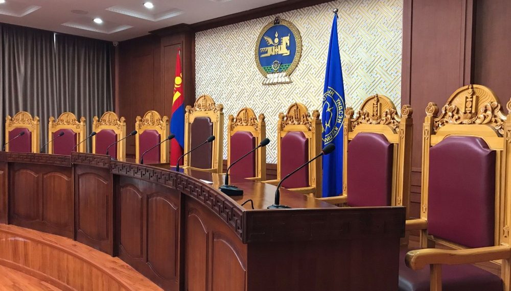ҮХЦ: Ерөнхий сайдыг огцруулах тухай тогтоол хууль зөрчсөн эсэхийг хэлэлцэнэ