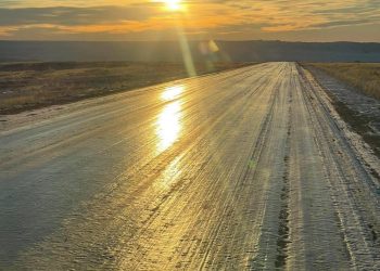 Орон нутгийн замд болгоомжтой зорчихыг анхааруулж байна