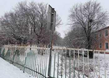 Зуслангийн бүсийн хашаа 1.2 метрээс давахгүй, газраас 45 см-ийн зайтай байх ёстой