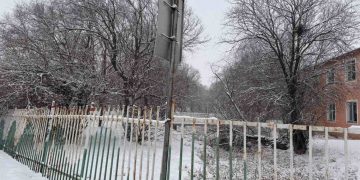 Зуслангийн бүсийн хашаа 1.2 метрээс давахгүй, газраас 45 см-ийн зайтай байх ёстой