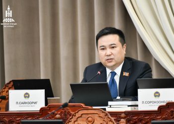 “Кнопдоо хүрч байгаа УИХ-ын гишүүн нүүрсний хулгайг дэмжиж байгаа гэсэн үг шүү”