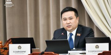 “Кнопдоо хүрч байгаа УИХ-ын гишүүн нүүрсний хулгайг дэмжиж байгаа гэсэн үг шүү”