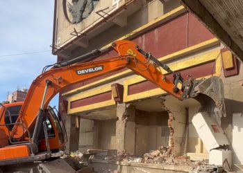 Байгалийн түүхийн музейд залгаж барьсан өргөтгөлийг нураажээ