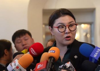 УИХ-ын гишүүн Э.Болормааг албадан ирүүлэхээр шүүхэд ханджээ